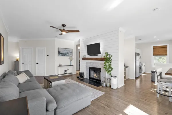 $687,000 | 130 River Landing Drive, Unit 8301, Daniel Island, SC 29492