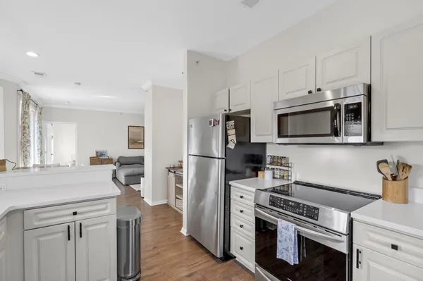 $687,000 | 130 River Landing Drive, Unit 8301, Daniel Island, SC 29492