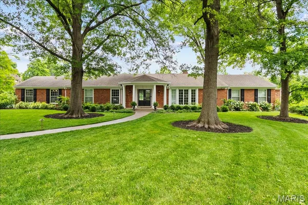 $1,449,000 | 401 Steeplechase Lane, Frontenac, MO 63131