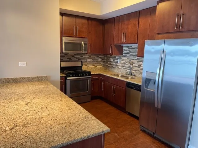 $2,200 | 728 North Diamond Lake Road, Unit 205, Mundelein, IL 60060