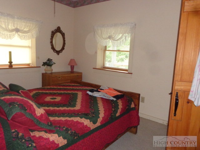 500 River Hills Road Lansing, NC 28643 - Photo 9 of 20
