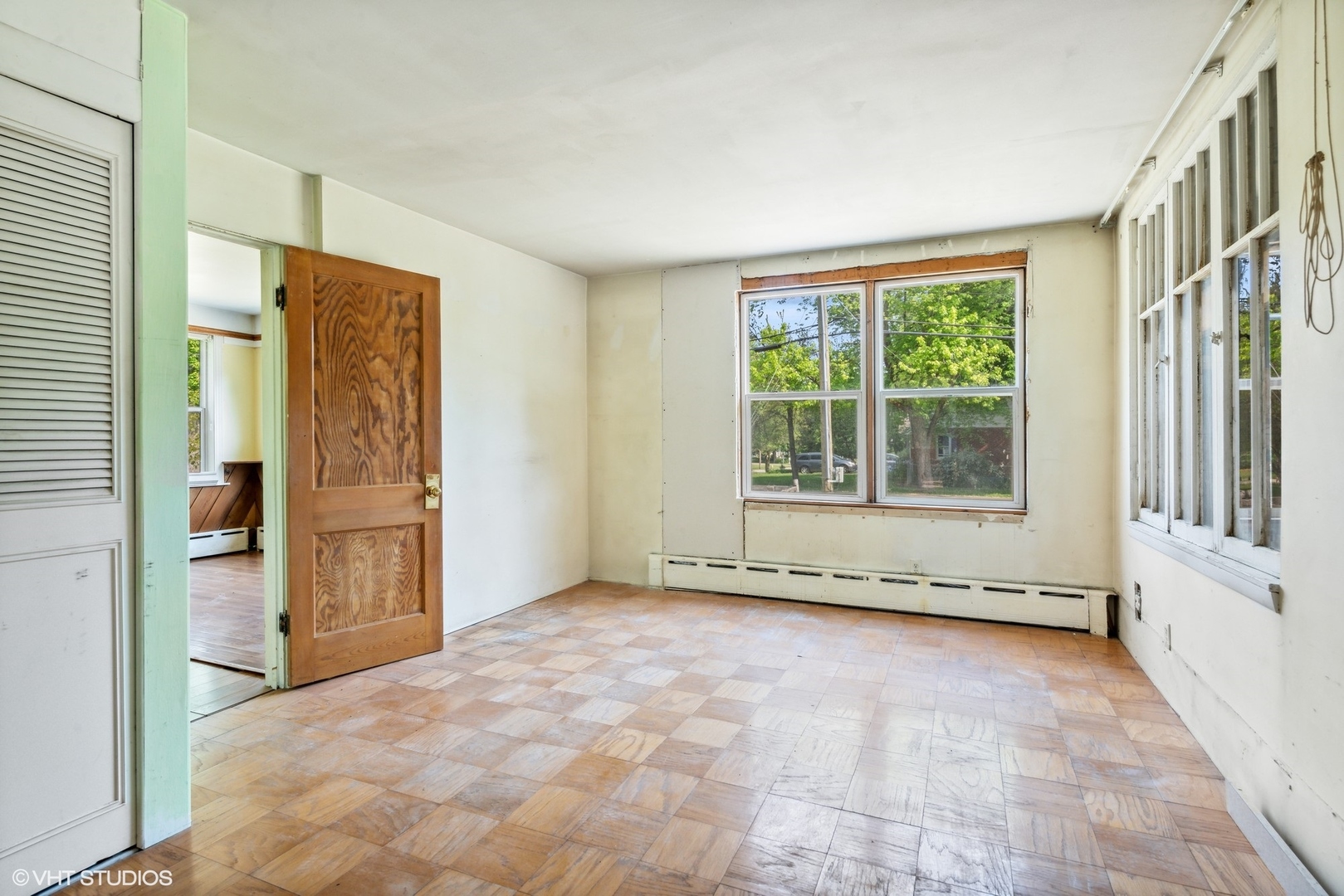 903 Lincoln Avenue Fox River Grove, IL 60021 - Photo 11 of 19 a view of an empty room with a window