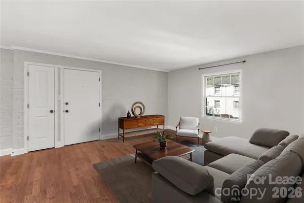 $1,950 | 4923 Park Road, Charlotte, NC 28209