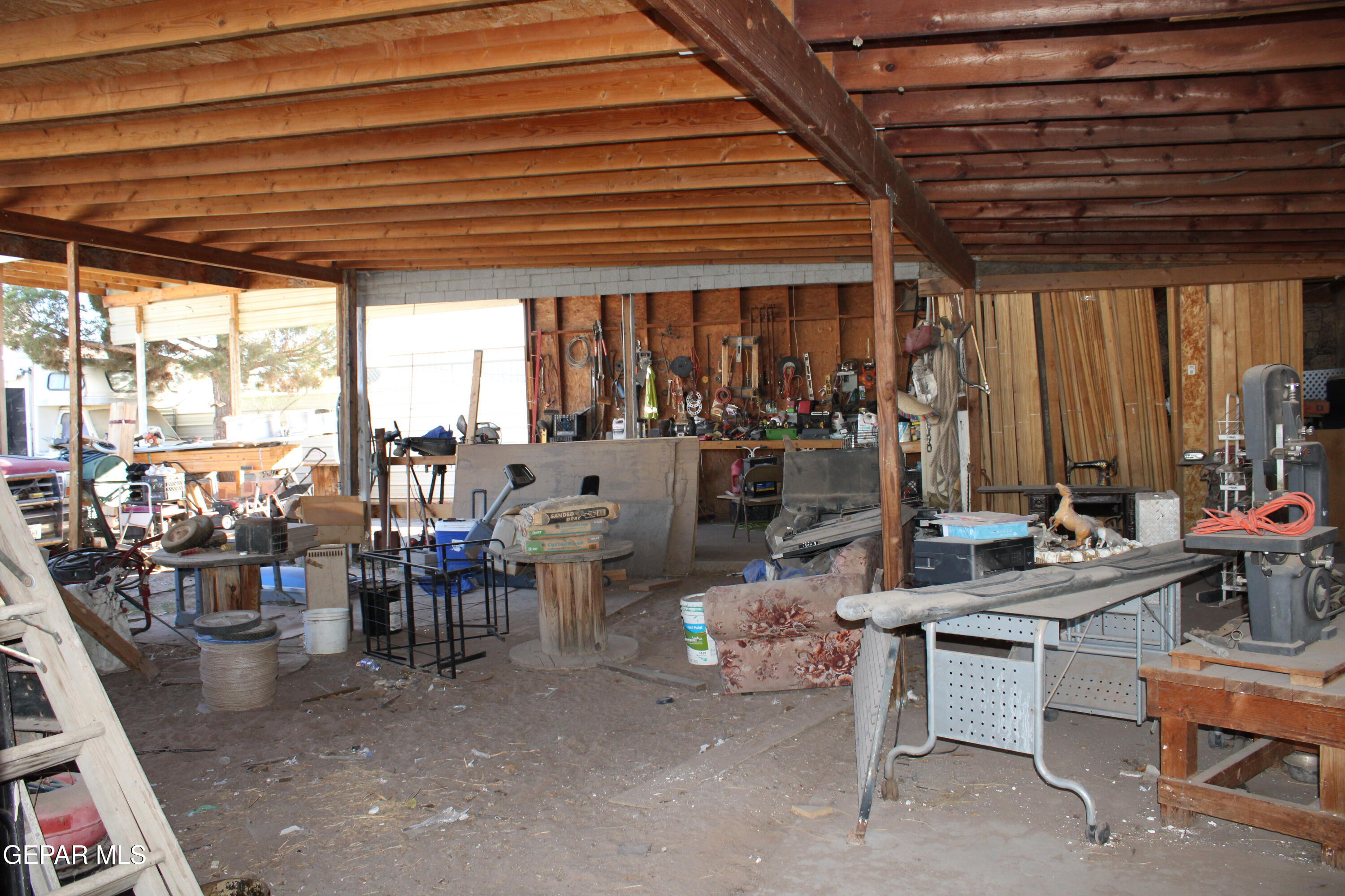 541 E Road El Paso, TX 79915 - Photo 21 of 35 Commercial covered patio