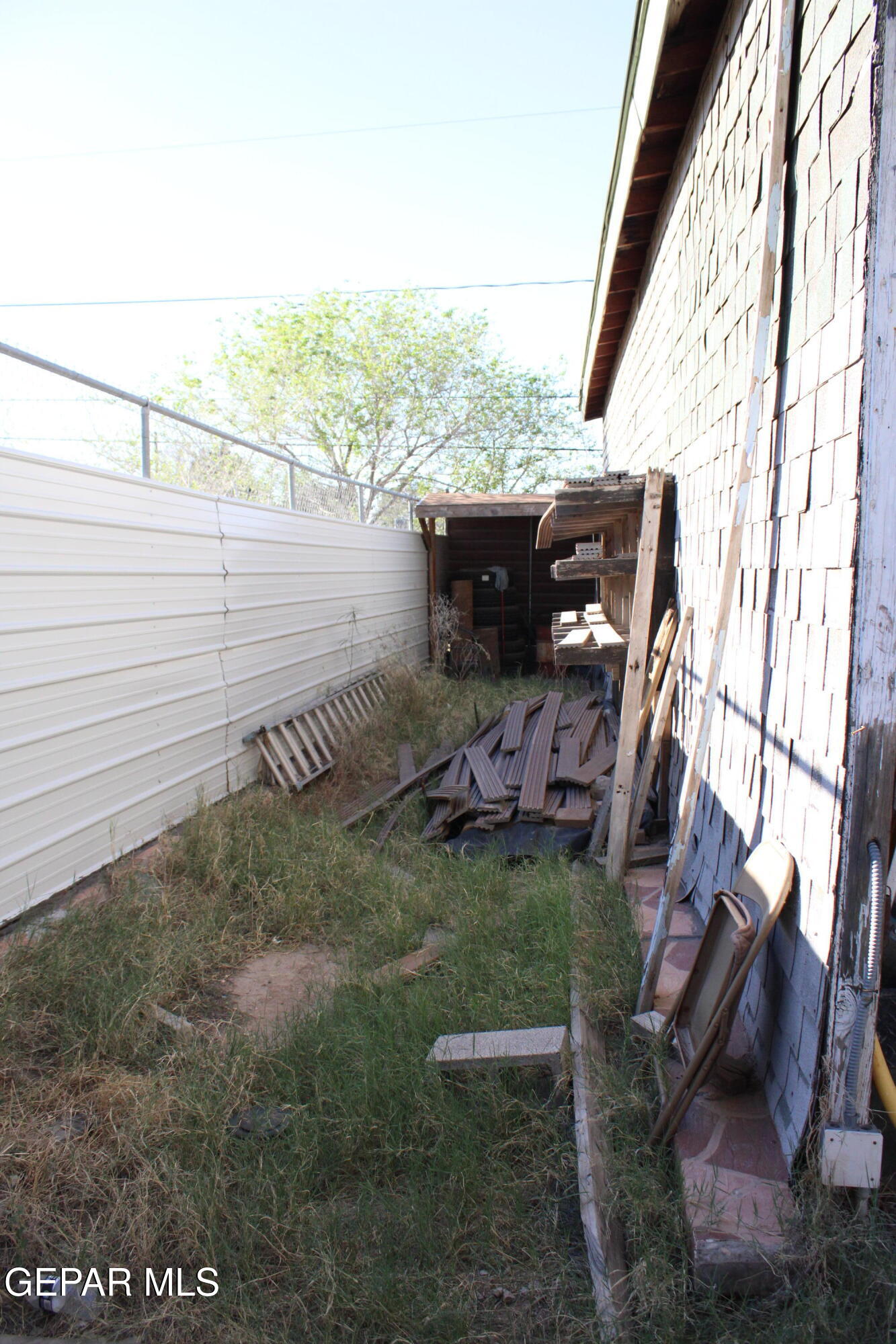 541 E Road El Paso, TX 79915 - Photo 30 of 35 Commercial side view 3
