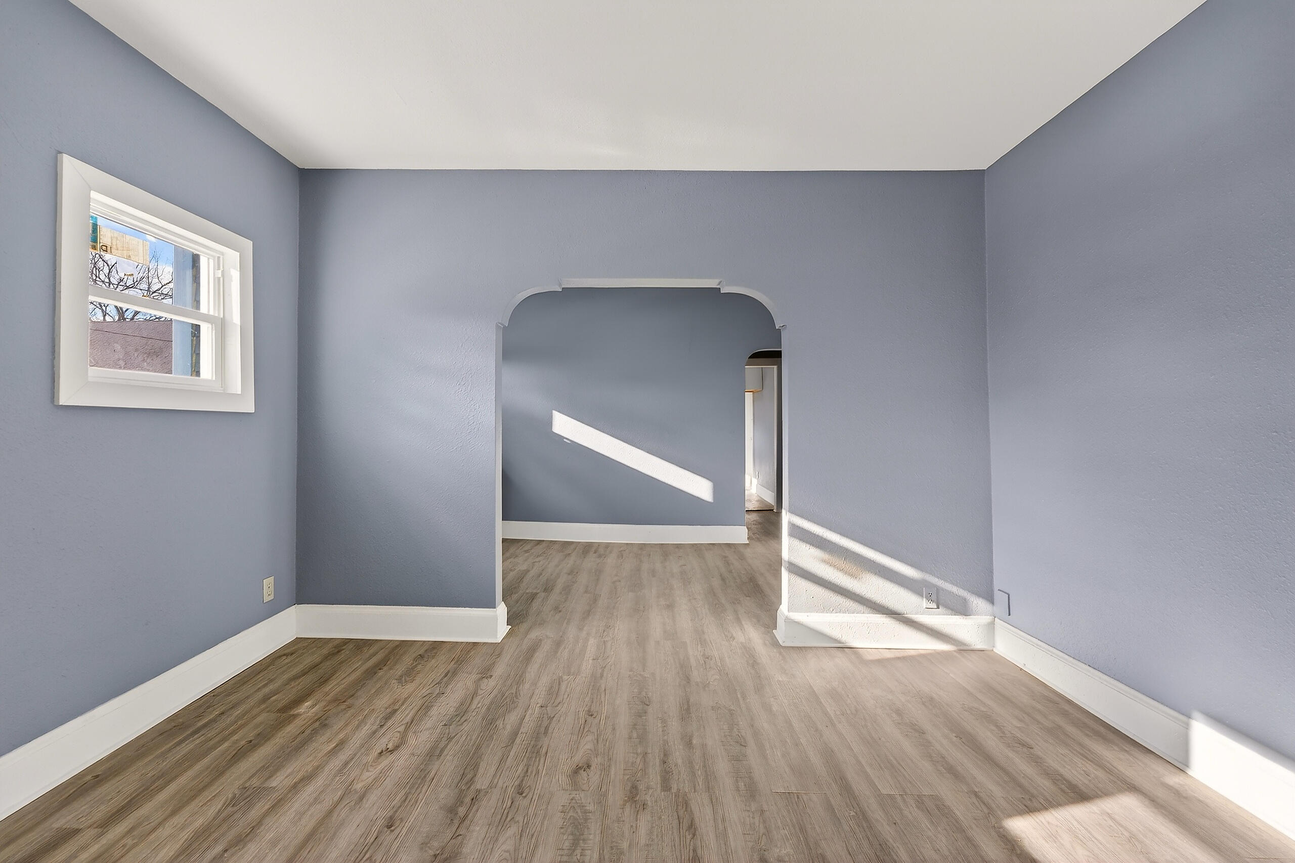 2939 North 13th Street Milwaukee, WI 53206 - Photo 20 of 43 Living Room Lower