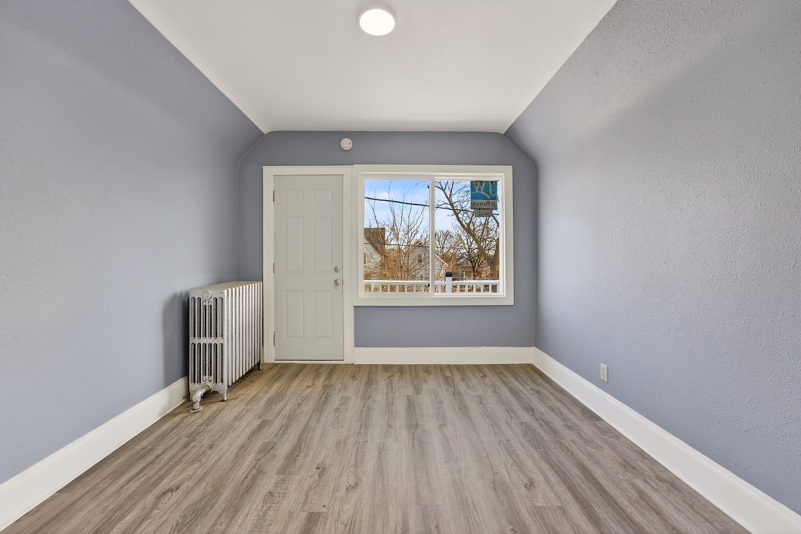 2939 North 13th Street Milwaukee, WI 53206 - Photo 3 of 43 Living Room Upper