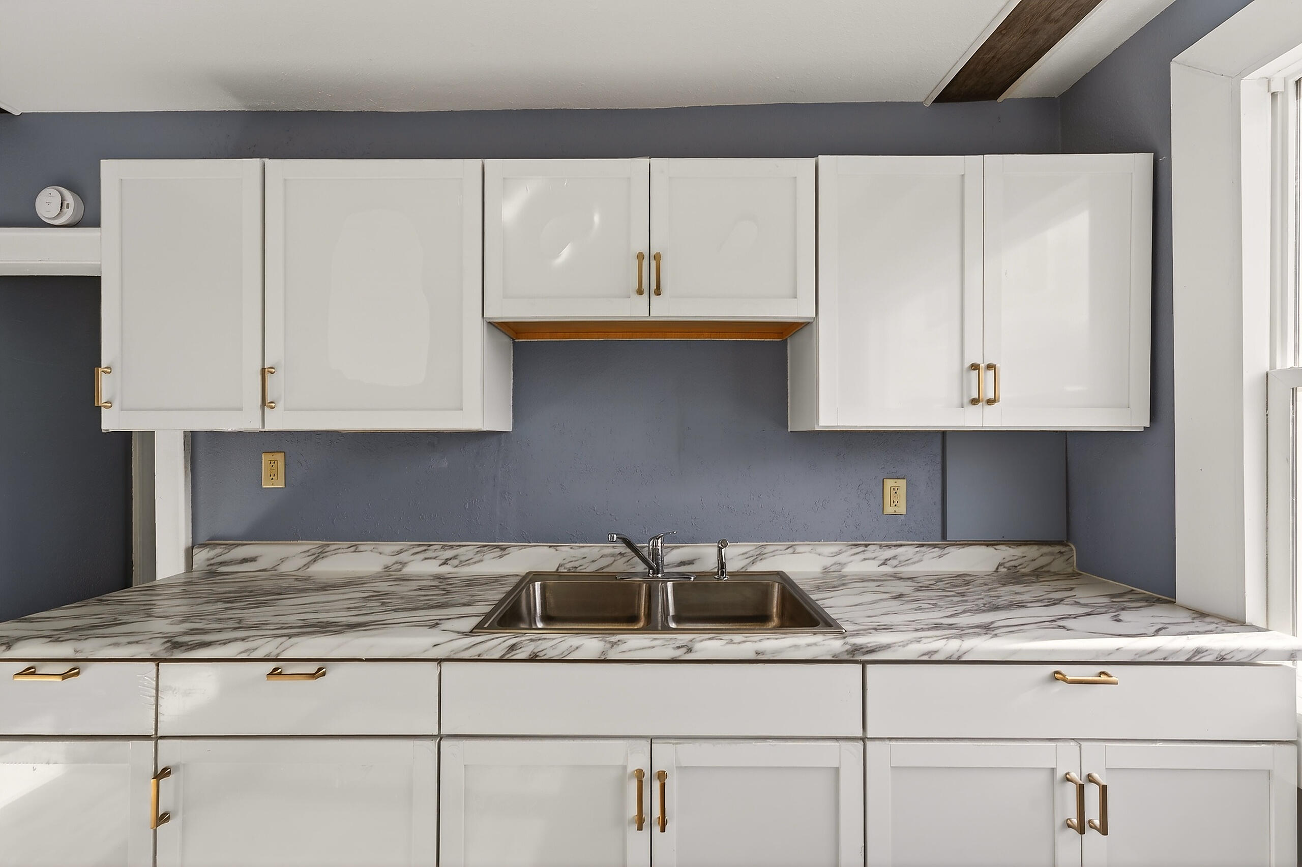 2939 North 13th Street Milwaukee, WI 53206 - Photo 9 of 43 Kitchen Upper