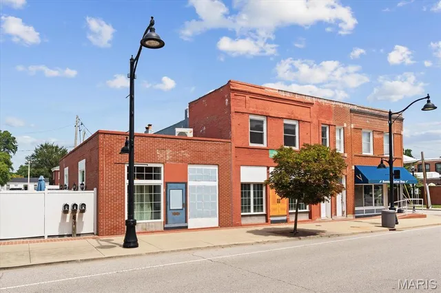 $475,000 | 511 East Main Street, Belleville, IL 62220
