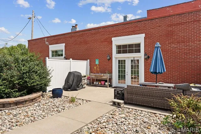 $475,000 | 511 East Main Street, Belleville, IL 62220