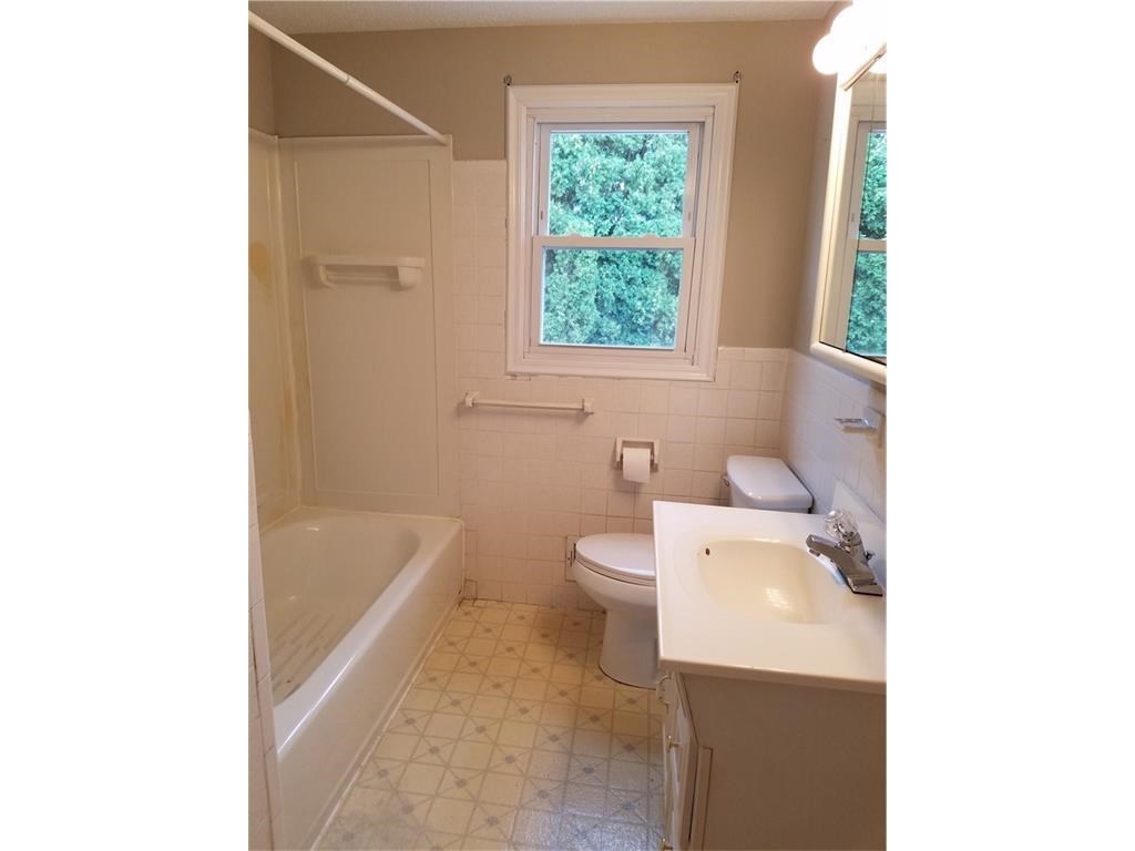 64 Hilton Road Warwick, RI 02889 - Photo 11 of 26