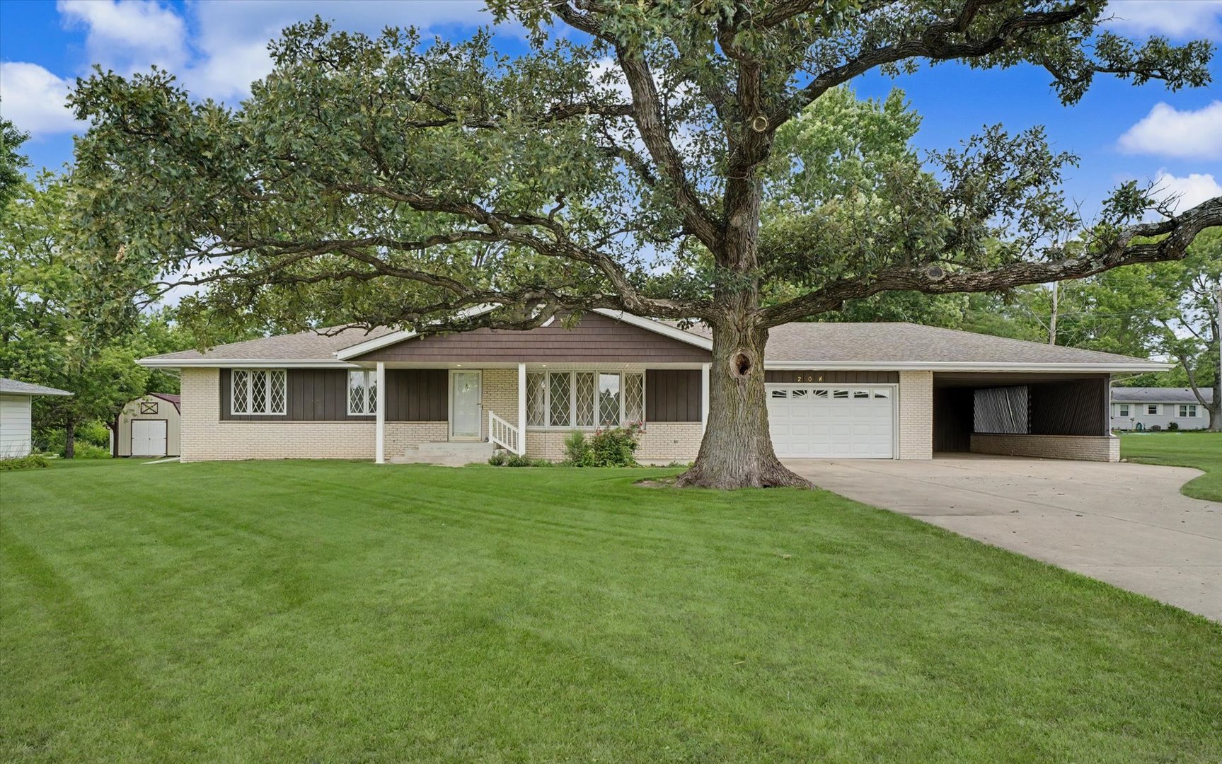 208 West Cemetery Road Roberts, IL 60962 - Photo 1 of 48