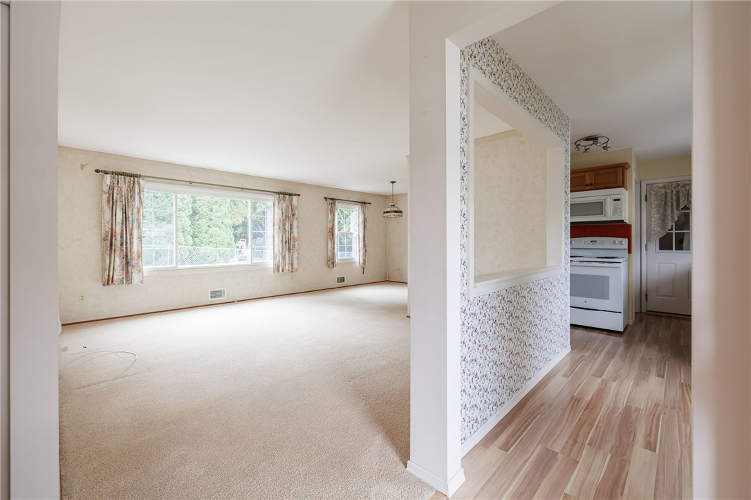 53 Campfire Road South Henrietta, NY 14467 - Photo 8 of 24