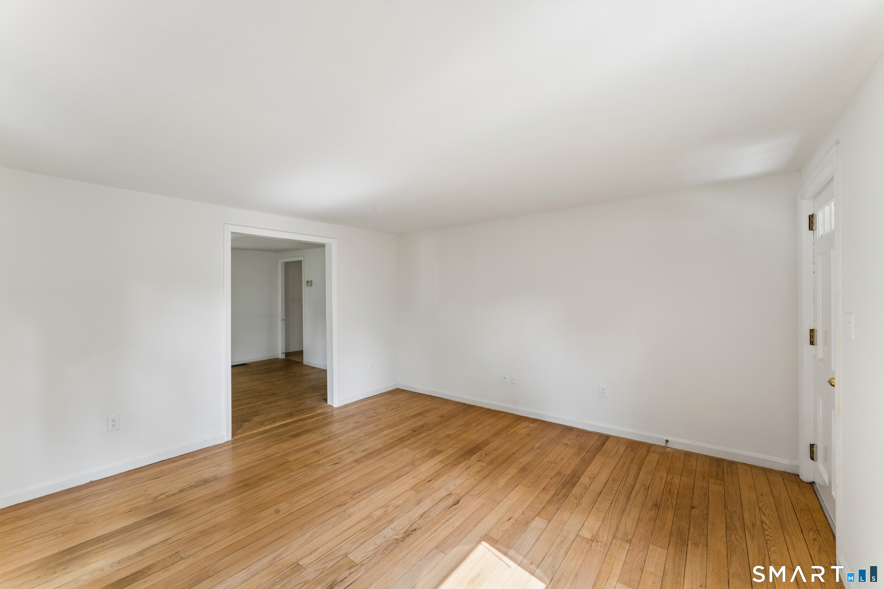 164 Belltown Road Stamford, CT 06905 - Photo 3 of 40