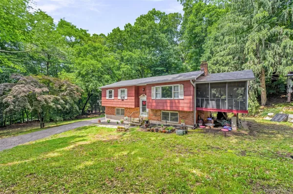 $575,000 | 26 Maple Drive, Mahopac, NY 10541