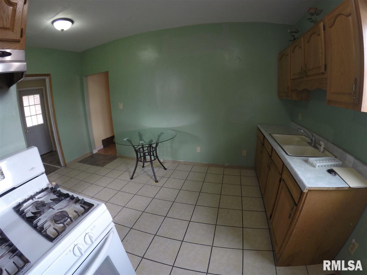 418 7th Street Moline, IL 61265 - Photo 6 of 16 Gallery Image 6
