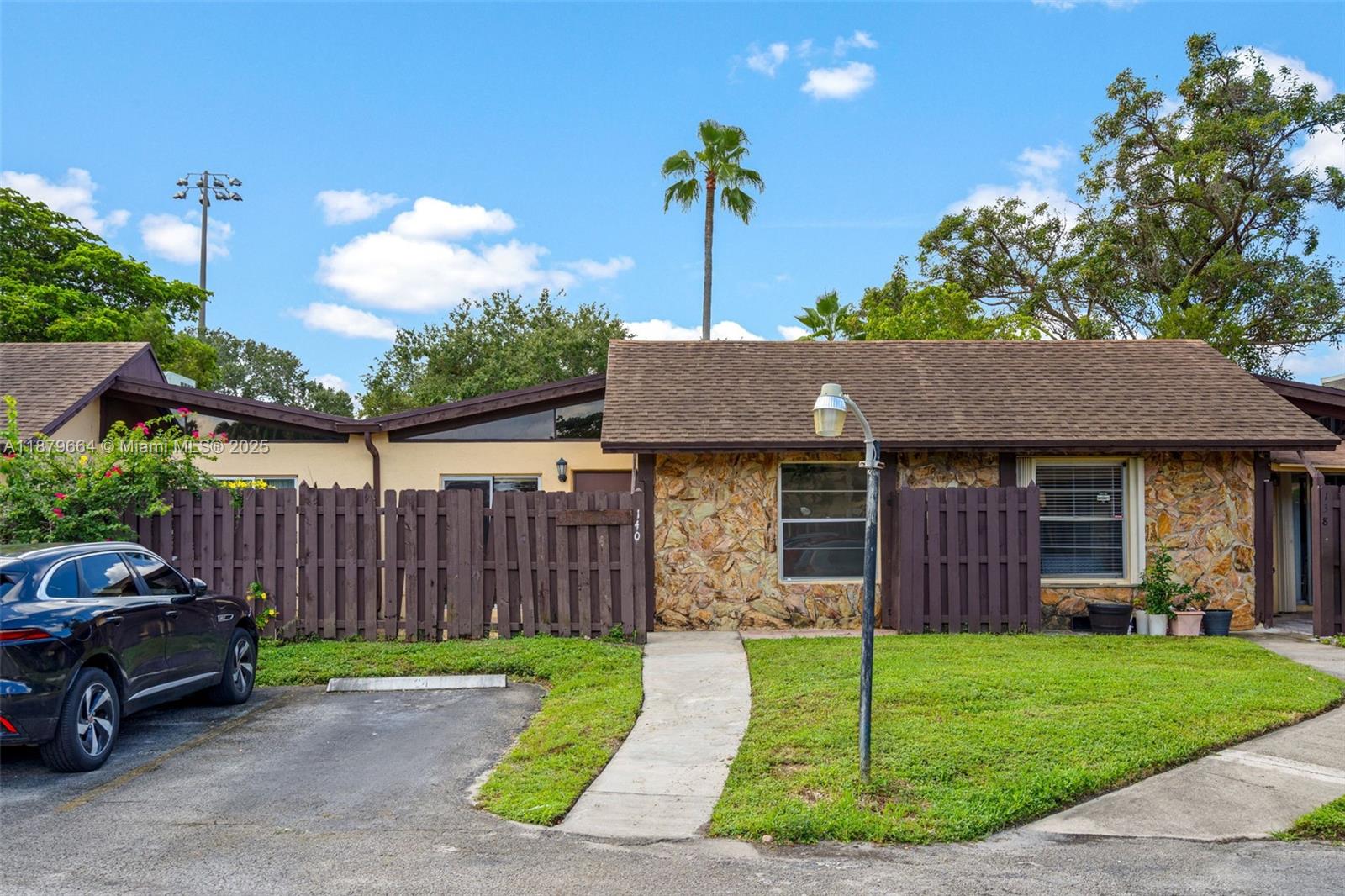 140 Fox Road, Unit 346 Hollywood, FL 33024 - Photo 1 of 39 Gallery Image 1