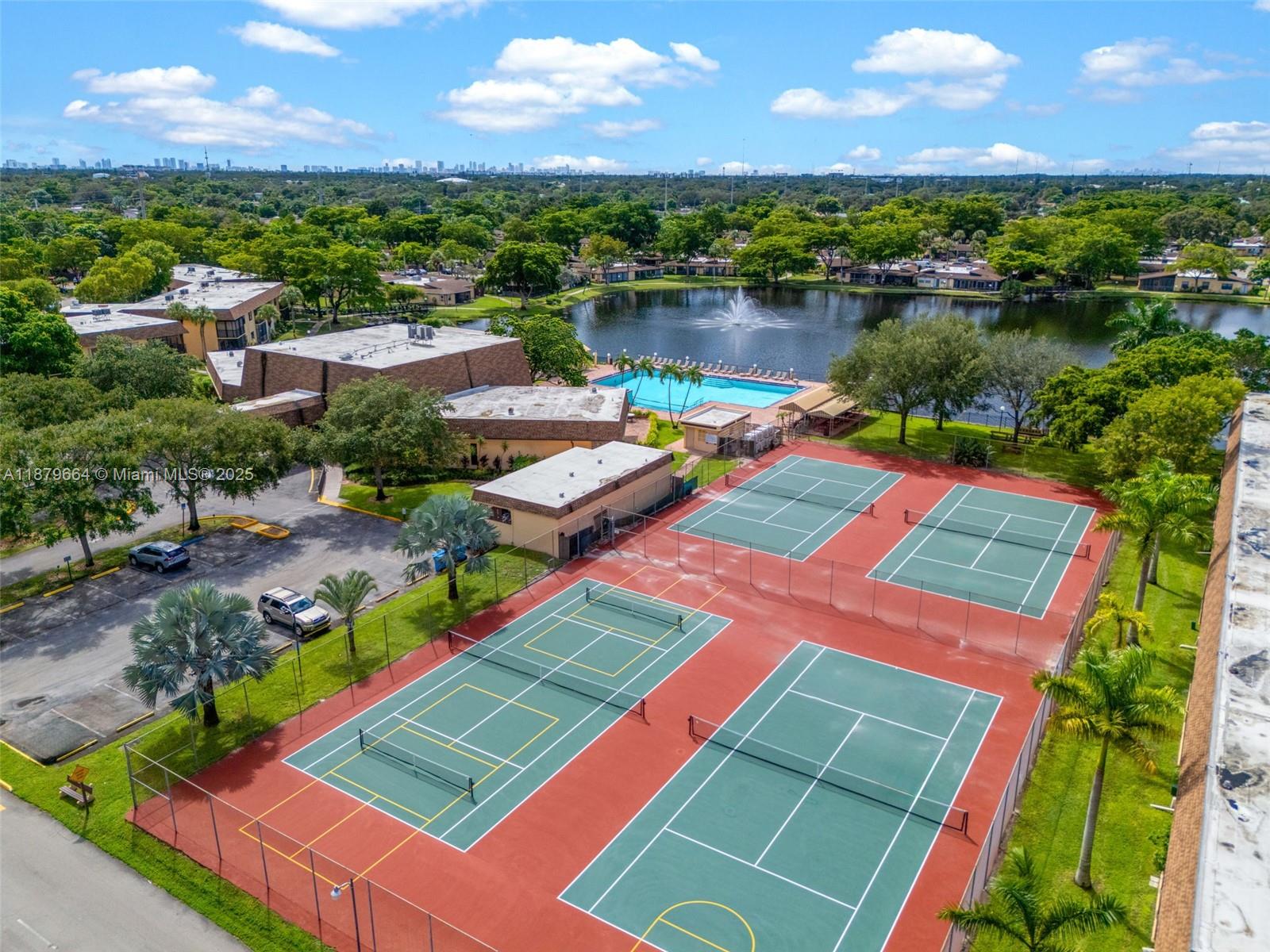 140 Fox Road, Unit 346 Hollywood, FL 33024 - Photo 37 of 39 Gallery Image 37