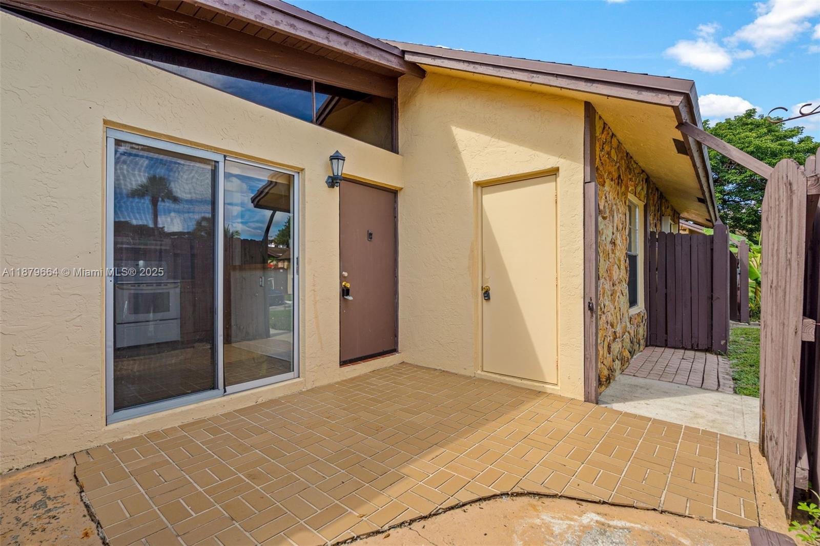 140 Fox Road, Unit 346 Hollywood, FL 33024 - Photo 4 of 39 Gallery Image 4