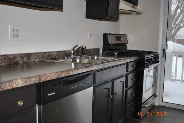 342 Springlake Lane, Unit D Aurora, IL 60504 - Photo 8 of 16