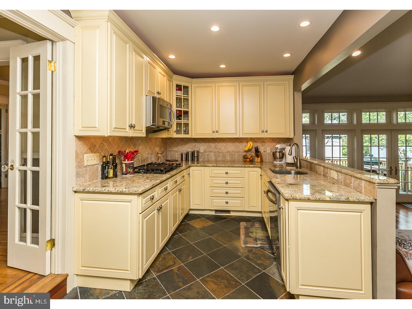 509 Strathmore Road Havertown, PA 19083 - Photo 9 of 25