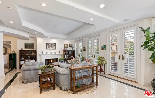 $1,499,000 | 121 North Almont Drive, Unit 205, Beverly Hills, CA 90211