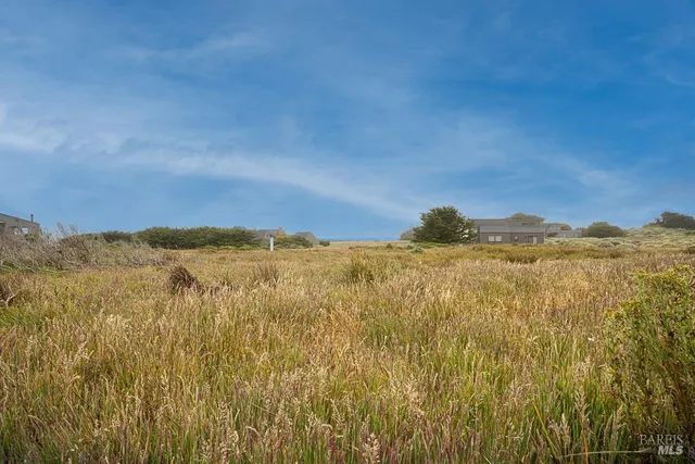 a view of a pathway of a building
