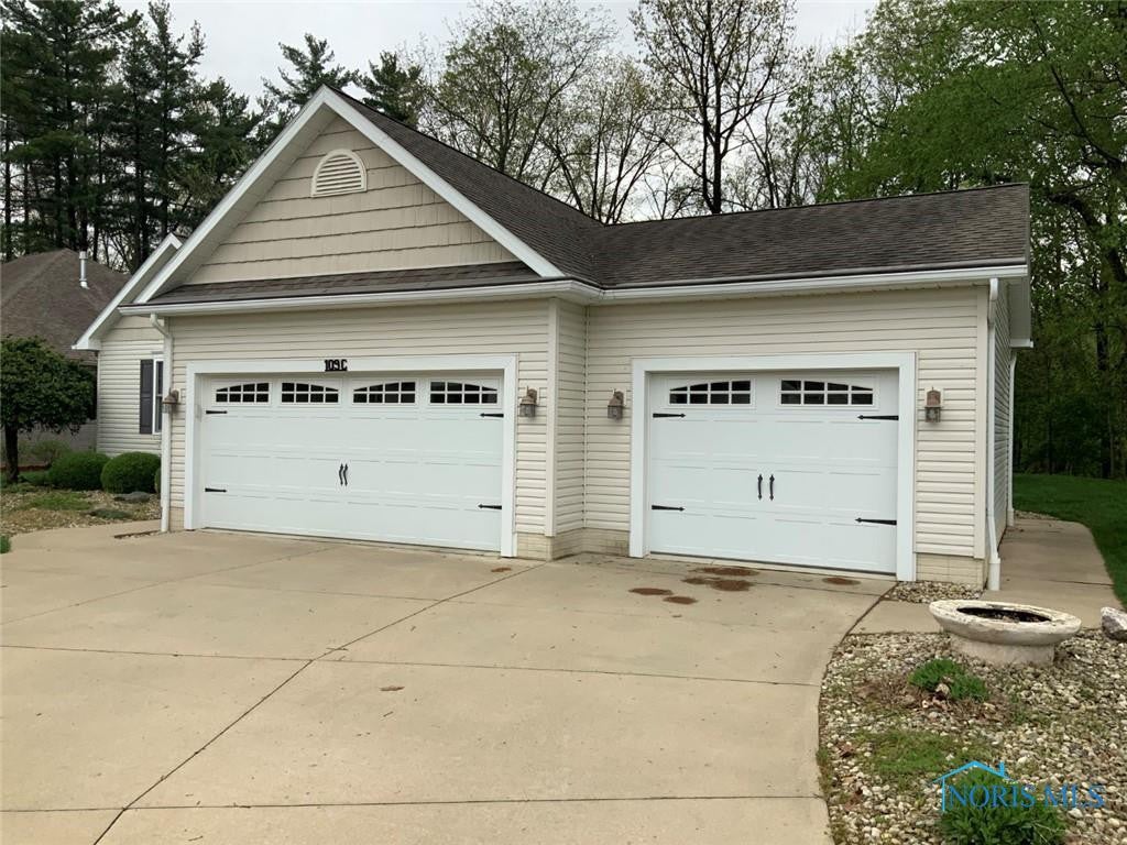 109 Rivers Edge Lane, Unit C Upper Sandusky, OH 43351 - Photo 6 of 54 Garage View
