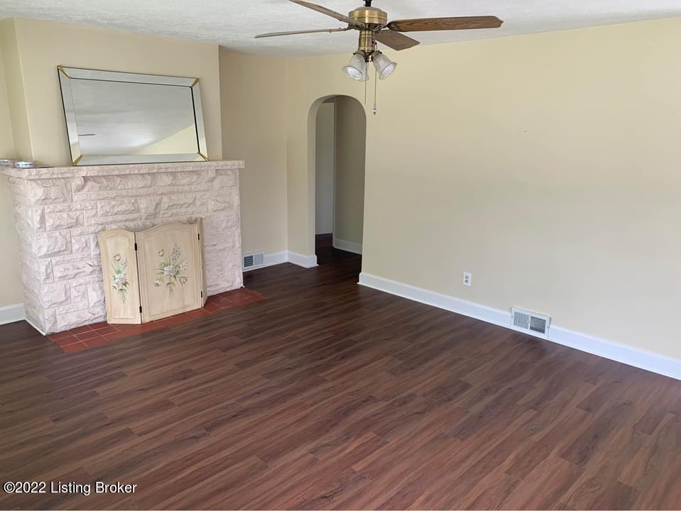951 Palatka Road Louisville, KY 40214 - Photo 5 of 18 IMG_0650