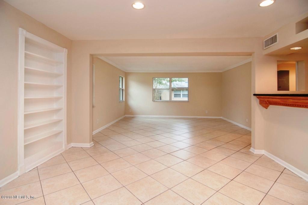 1944 Constant Drive Jacksonville, FL 32210 - Photo 4 of 21 a view of an empty room and window