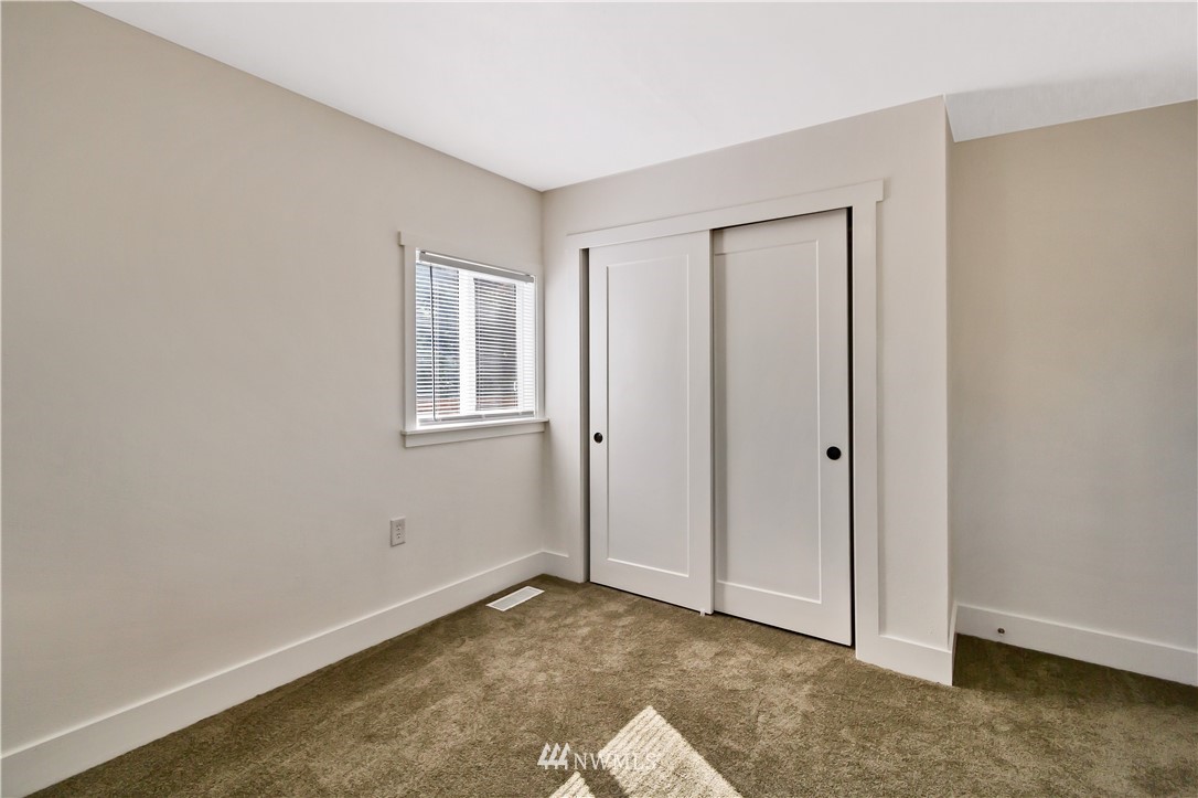 2100 Northeast 6th Place Renton, WA 98056 - Photo 10 of 10 Gallery Image 10