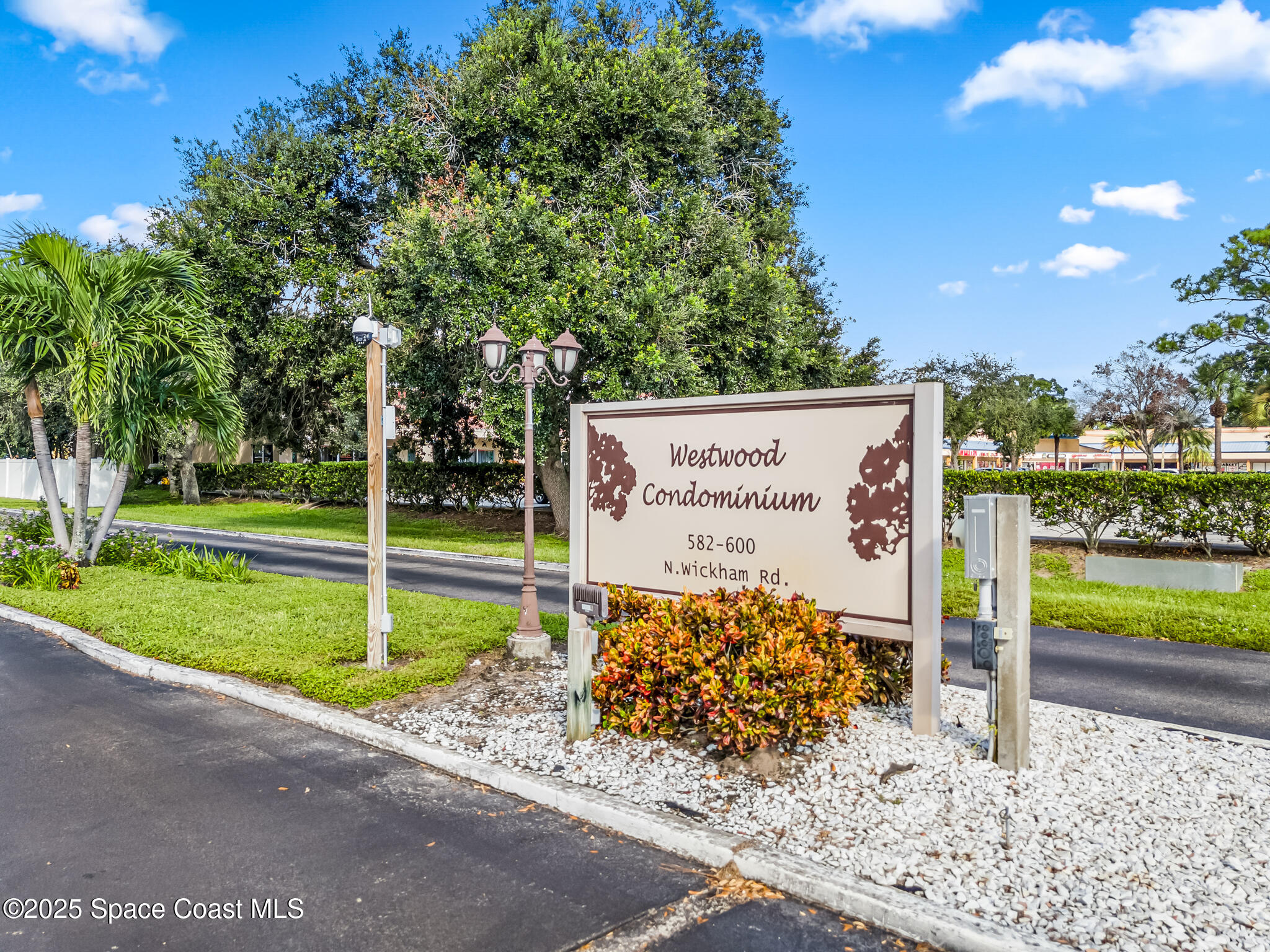 598 North Wickham Road, Unit 32 Melbourne, FL 32935 - Photo 18 of 21 Signage