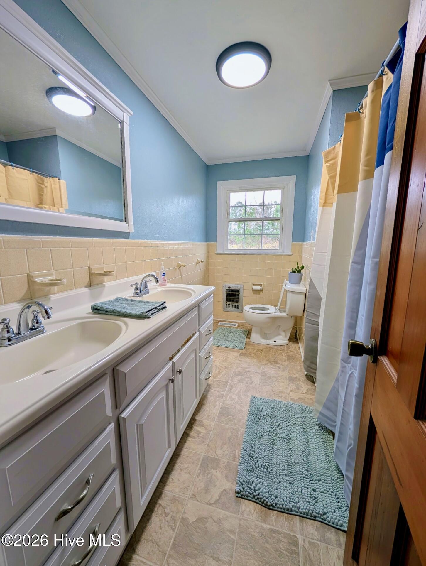 5 Keys Cross Road Hobbsville, NC 27946 - Photo 18 of 42 Guest Bathrooom