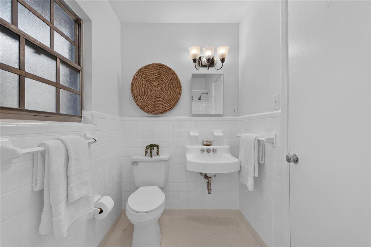 173 Rutledge Avenue, Unit M Charleston, SC 29403 - Photo 12 of 23 173 Rutledge Ave - Unit M