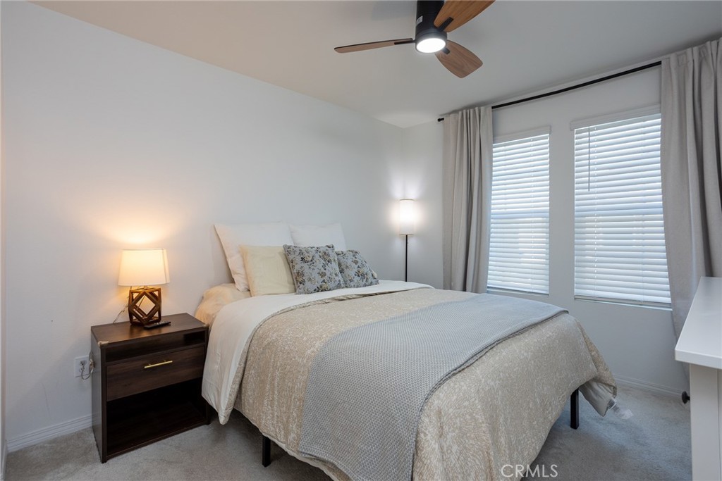 2467 Gunner Ridge Way Rialto, CA 92377 - Photo 12 of 38