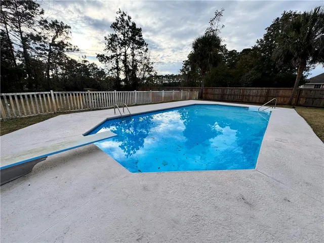 $2,400 | 183 Wood Crest Circle, Brunswick, GA 31525