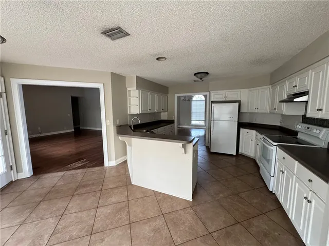 $2,400 | 183 Wood Crest Circle, Brunswick, GA 31525