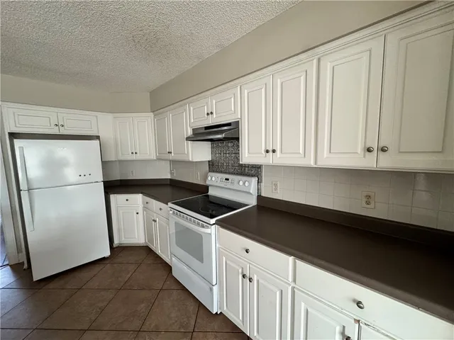 $2,400 | 183 Wood Crest Circle, Brunswick, GA 31525