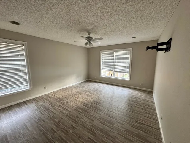 $2,400 | 183 Wood Crest Circle, Brunswick, GA 31525