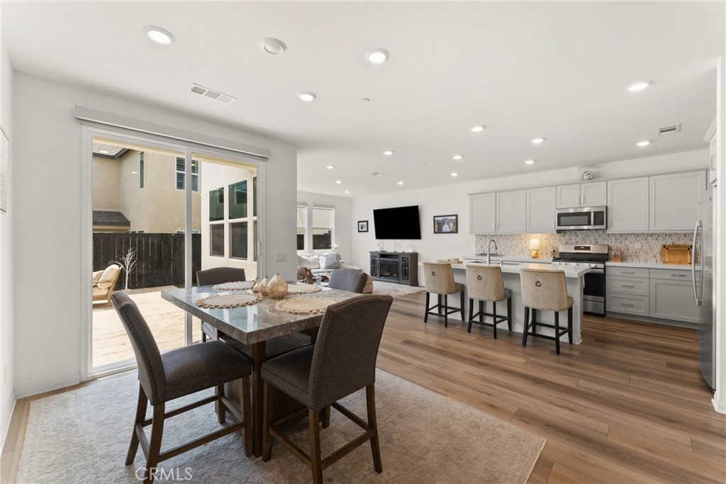 1675 Whitmore Loop Chula Vista, CA 91913 - Photo 6 of 23 Gallery Image 6