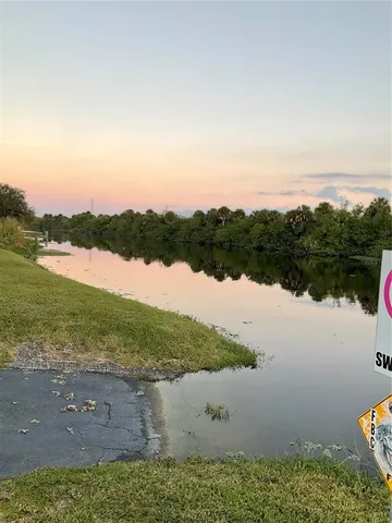 $116,500 | 1339 Old Lakeport Road Northwest, Unit 11B, Moore Haven, FL 33471