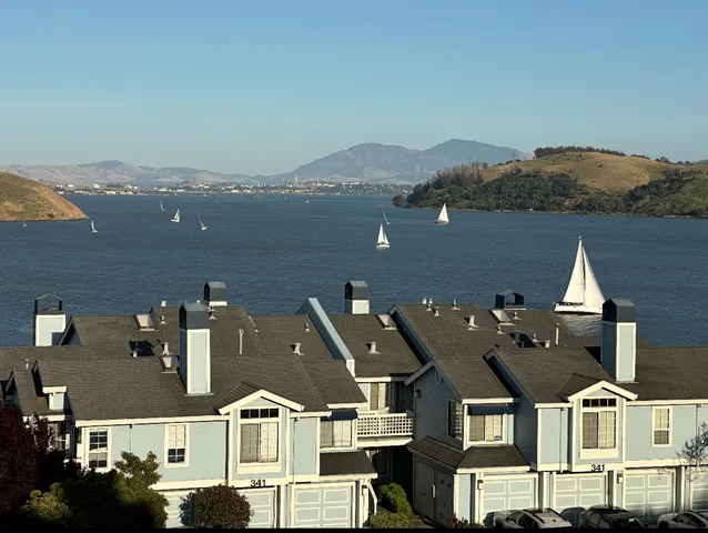 $380,000 | 611 Sea Ranch Court, Unit 6, Vallejo, CA 94591