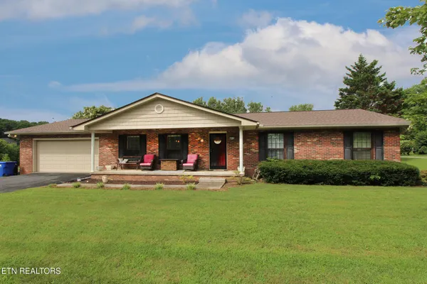$369,900 | 6613 Hummer Lane Northwest, Knoxville, TN 37912
