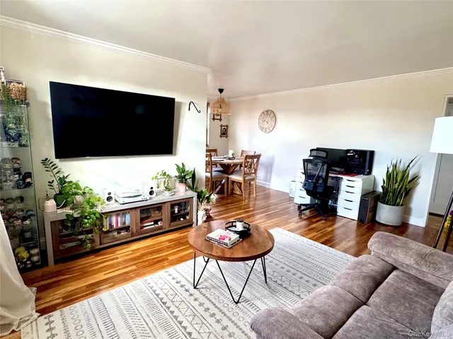 $275,000 | 16-19 Utopia Parkway, Unit 222 | Clearview