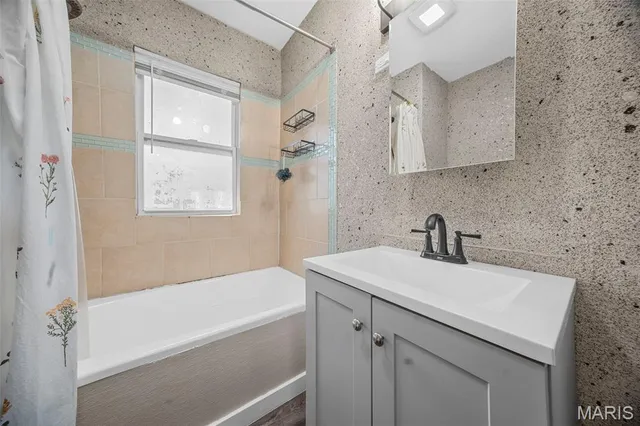 $135,000 | 19 Lee Avenue, Ferguson, MO 63135