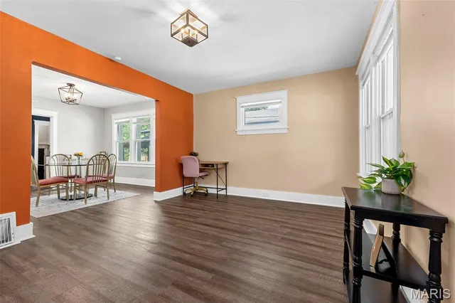 $135,000 | 19 Lee Avenue, Ferguson, MO 63135