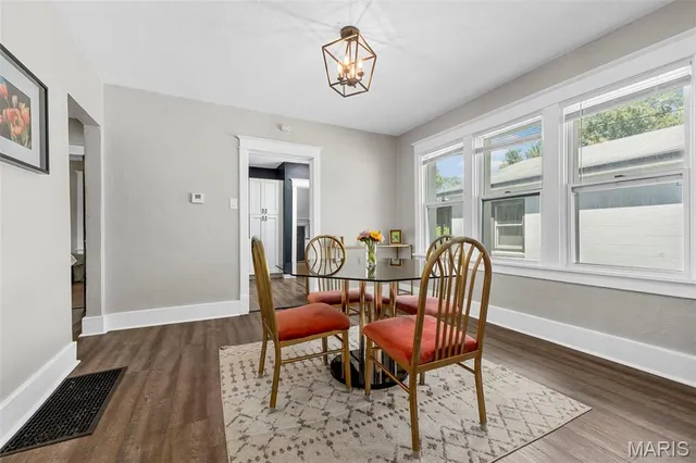 $135,000 | 19 Lee Avenue, Ferguson, MO 63135