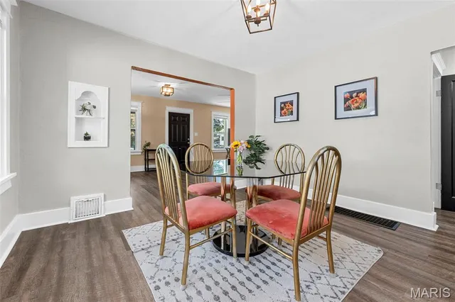 $135,000 | 19 Lee Avenue, Ferguson, MO 63135