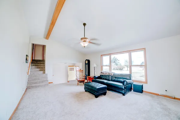 $405,000 | 1985 North 670 East Road, Gilman, IL 60938