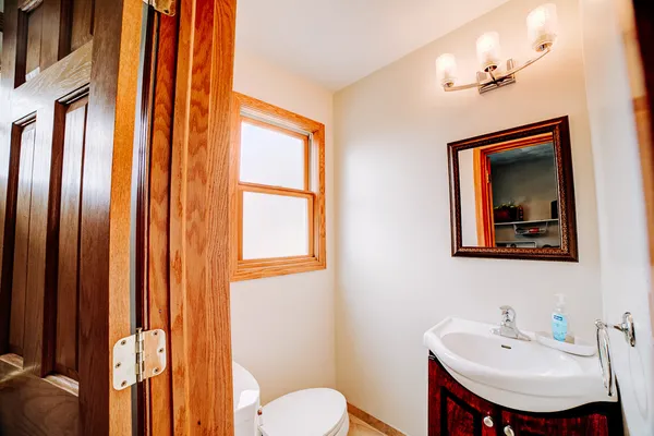 $405,000 | 1985 North 670 East Road, Gilman, IL 60938